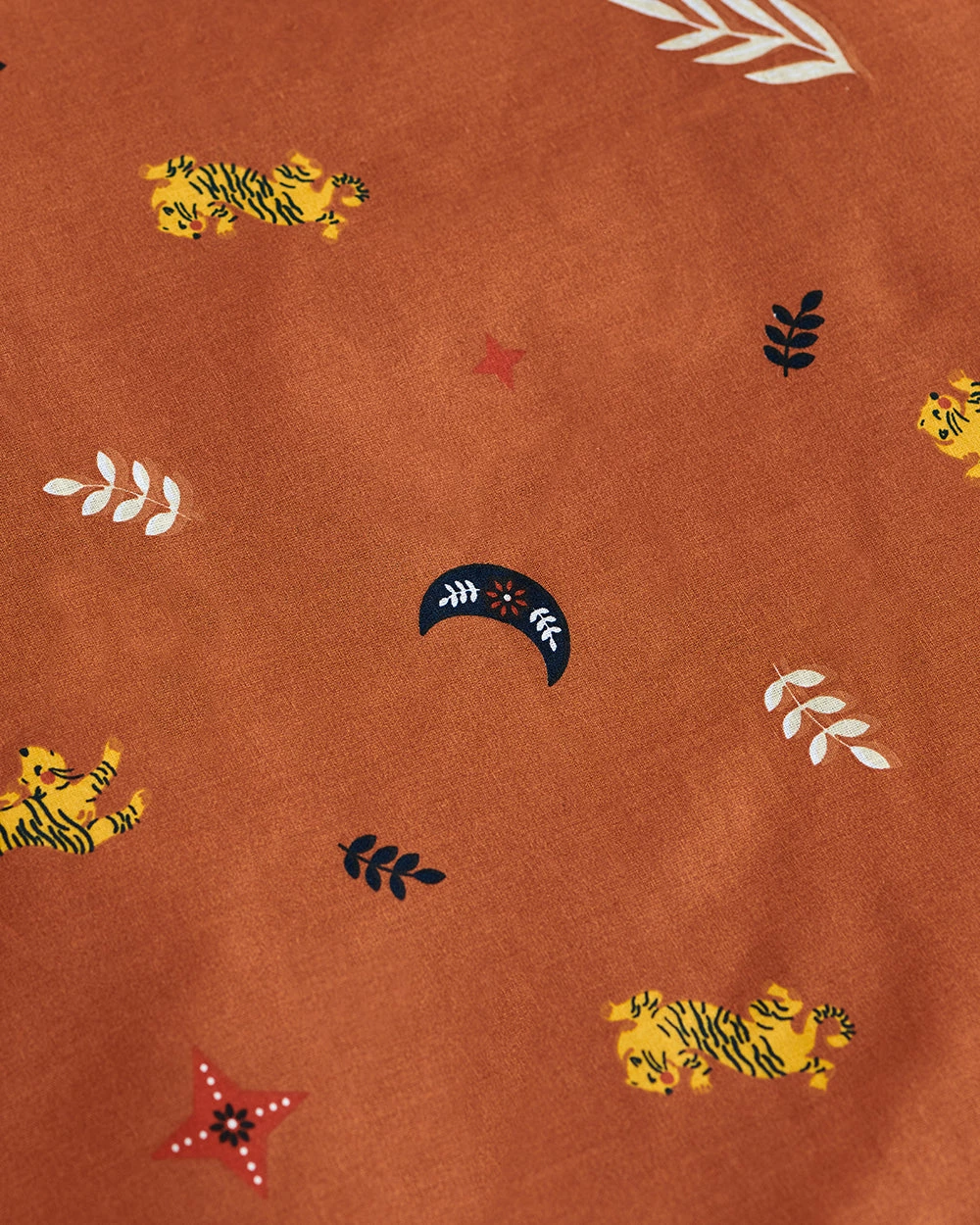 Chumbakdesign TEAL By Chumbak Siberian Tigers Bedsheet - Queen Size, 136TC, Brown Bed & Furnishing 6 Chumbakdesign TEAL By Chumbak Siberian Tigers Bedsheet - Queen Size, 136TC, Brown Bed & Furnishing