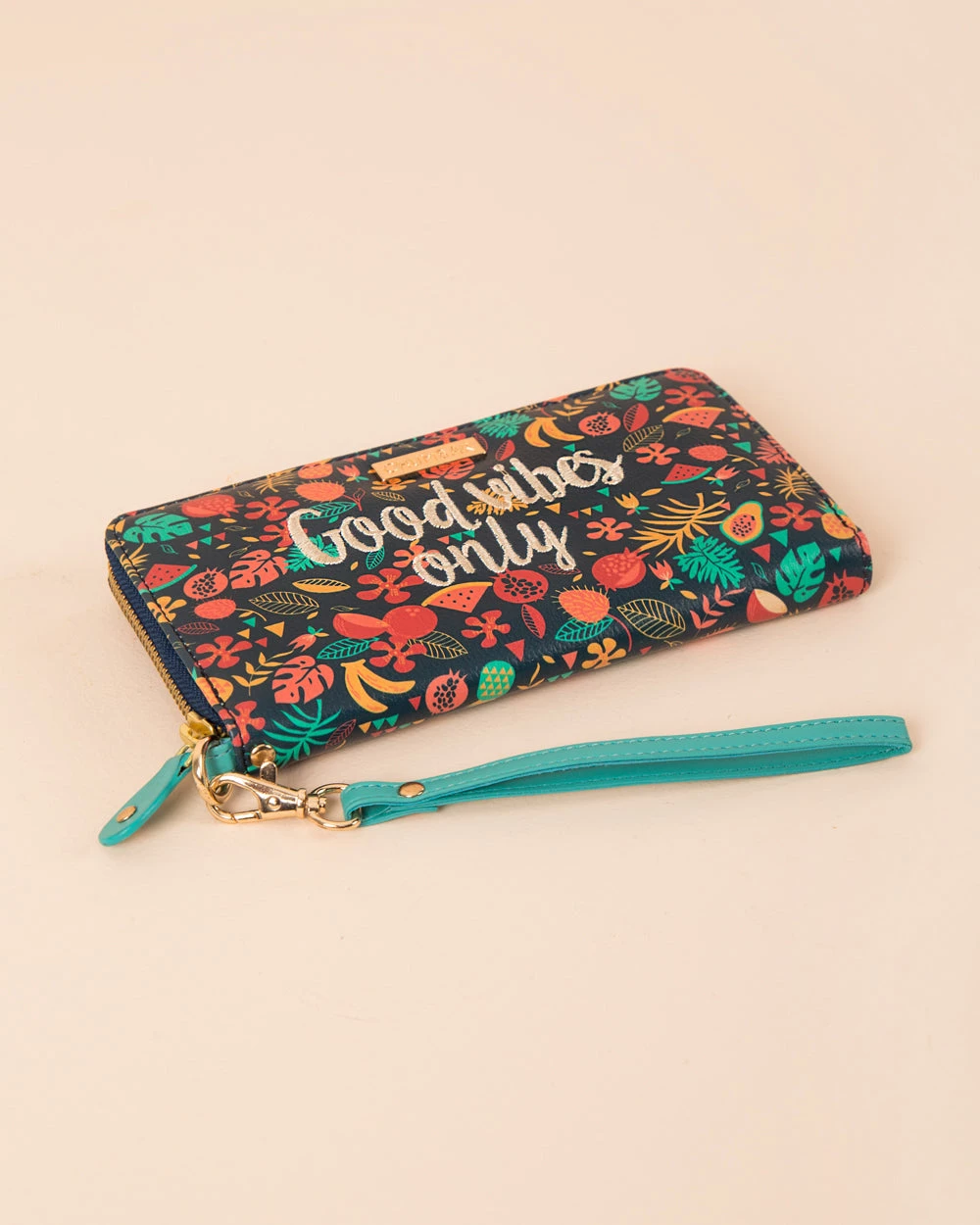 Chumbakdesign Good Vibes Embroidered Wallet ' Large 4 Chumbakdesign Good Vibes Embroidered Wallet ' Large