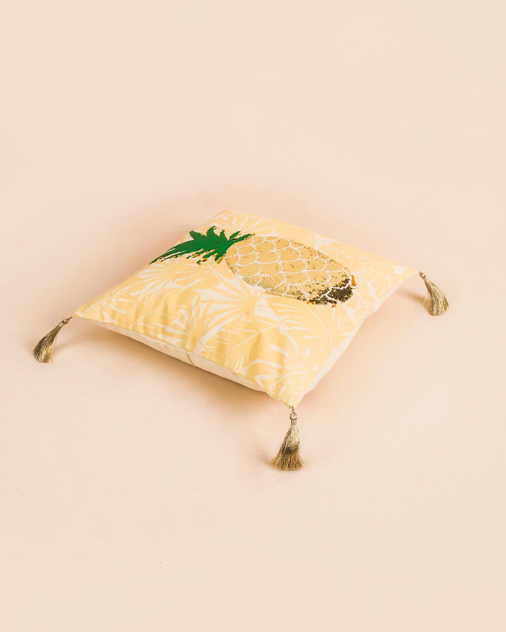 Chumbakdesign Sequin Pineapple Tassel Cushion Cover 4 Chumbakdesign Sequin Pineapple Tassel Cushion Cover