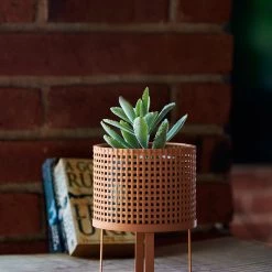 Chumbakdesign Plant Lady Metal Planter