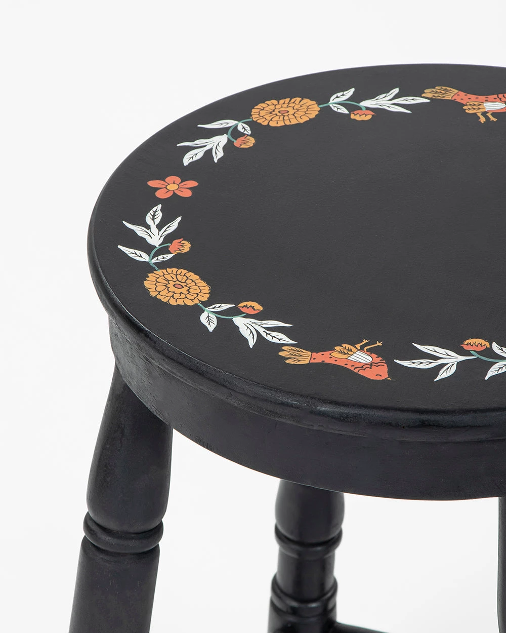 Chumbakdesign Farmhouse Stool Round - Black Furniture & Storage 6 Chumbakdesign Farmhouse Stool Round - Black Furniture & Storage