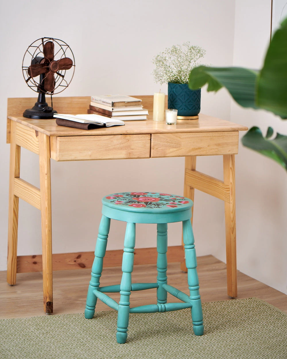 Chumbakdesign Farmhouse Stool Round - Teal Furniture & Storage 3 Chumbakdesign Farmhouse Stool Round - Teal Furniture & Storage
