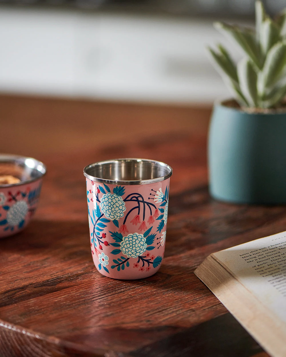Chumbakdesign Dining & Kitchen Peach Floral Steel Tumbler Small 3 Chumbakdesign Dining & Kitchen Peach Floral Steel Tumbler Small