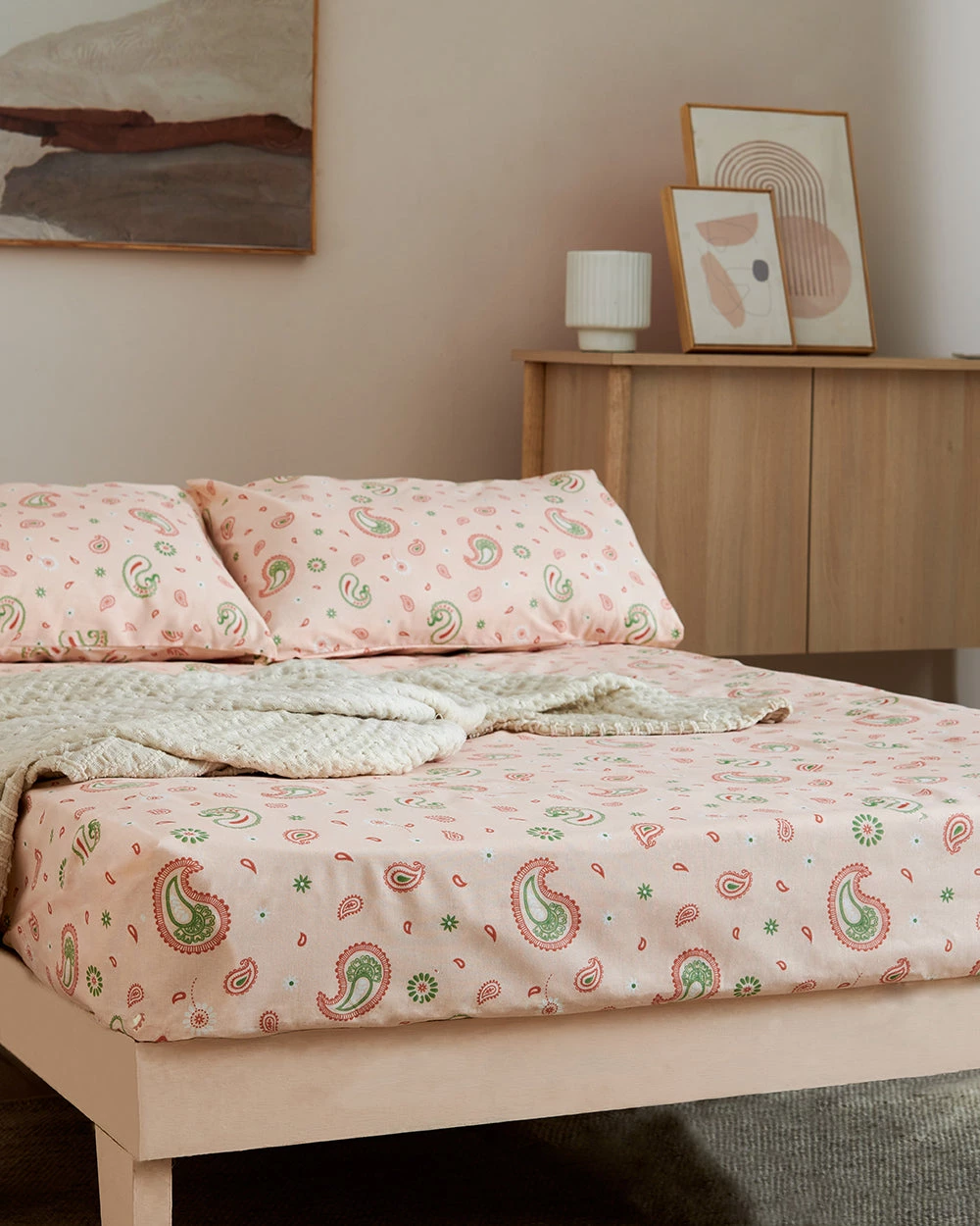 Chumbakdesign Bed & Furnishing TEAL By Chumbak Cypress Paisleys Double Bedsheet Queen Size, 136TC, Peach 4 Chumbakdesign Bed & Furnishing TEAL By Chumbak Cypress Paisleys Double Bedsheet Queen Size, 136TC, Peach